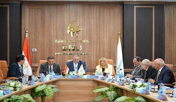 الدكتور عبد العزيز قنصوة وزير التعليم العالي والبحث العلمي