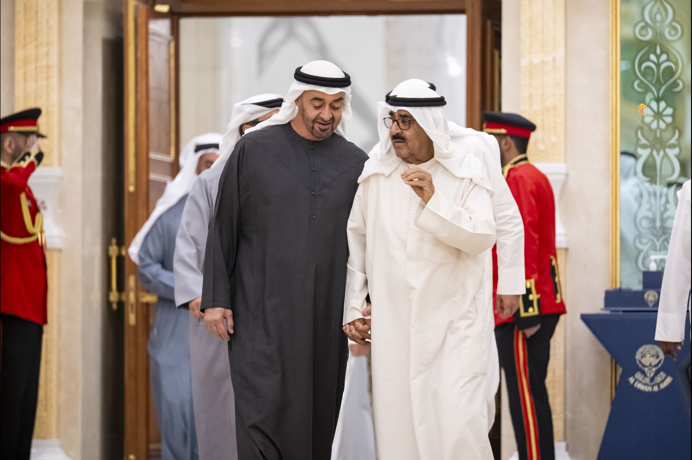 أمير الكويت والرئيس الإماراتي