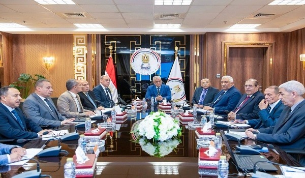 اجتماع وزير الإنتاج الحربي