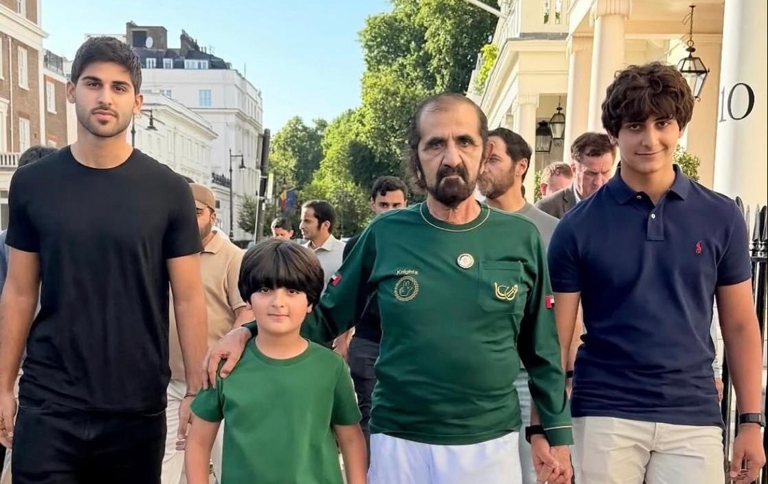 الشيخ محمد بن راشد مع عائلته