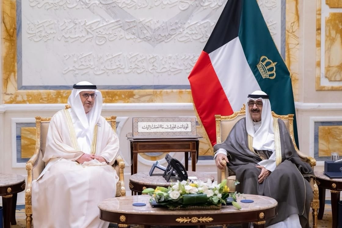 أمير الكويت يتسلم الرسالة