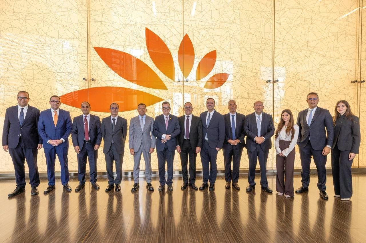 وزير الخطيط في بنك المشرق