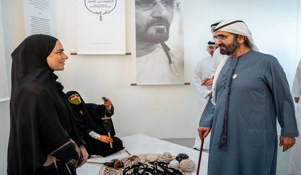 الشيخ محمد بن راشد يطلع على مشروع الخزام