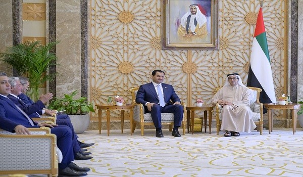 نائب رئيس الإمارات وصدام خليفة حفتر يبحثان تعزيز العلاقات