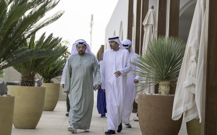 حمدان بن زايد يزور مشروع رأس الحكمة