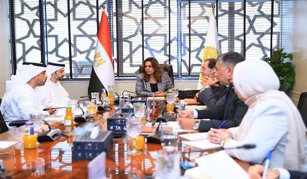 لقاء وزيرة البيئة مع الوفد الإماراتي