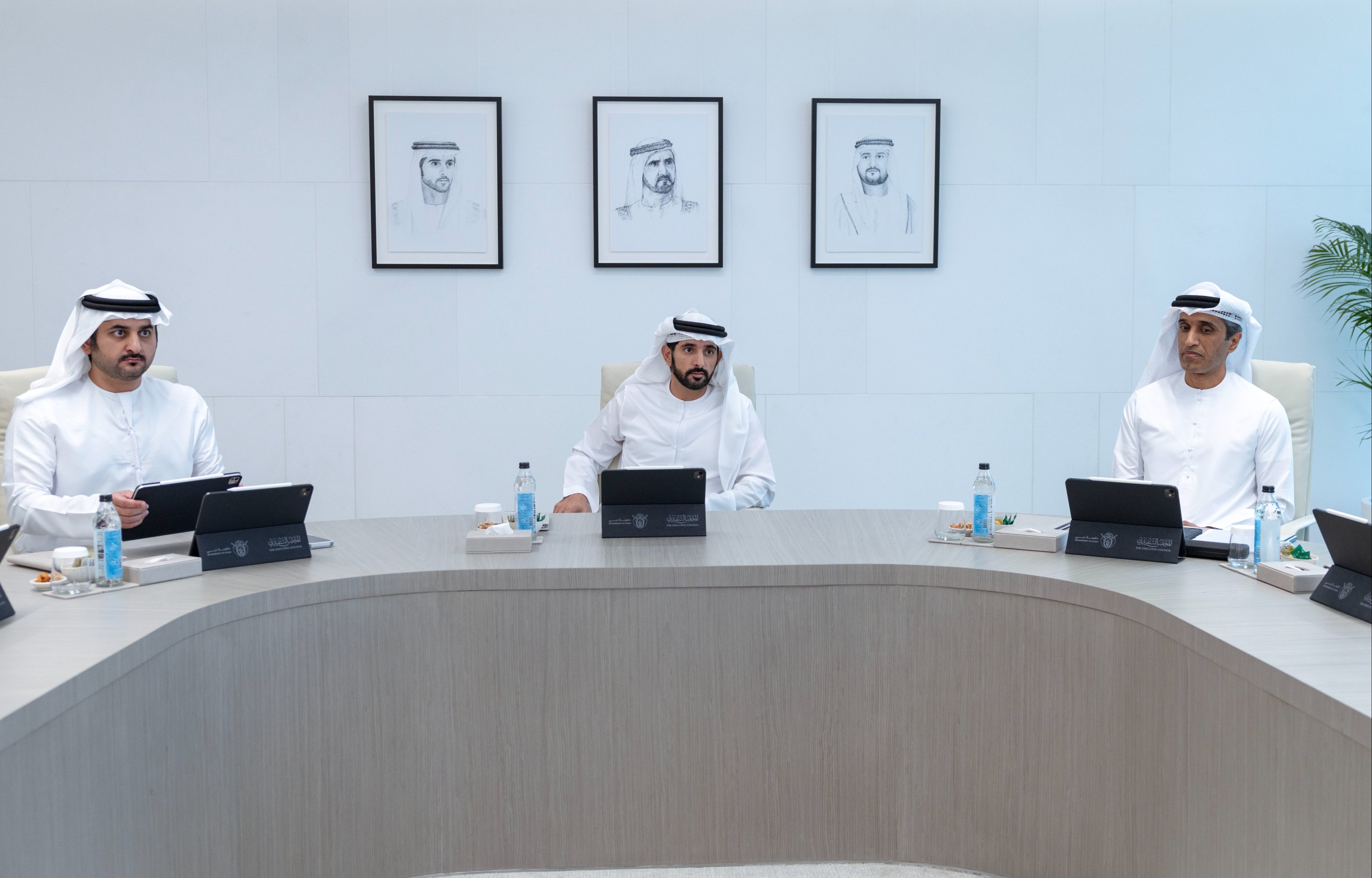 حمدان بن محمد يترأس اجتماع المجلس التنفيذي