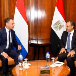بدر عبد العاطى وكاسبر فيلدكامب