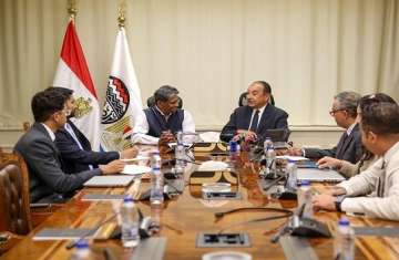 لقاء الوزير المصري والسفير الهندي