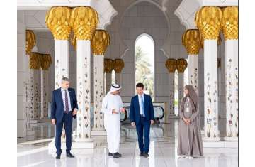 Deputy PM of Moldova visits Sheikh Zayed Grand Mosque