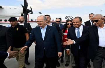 رئيس الوزراء الفلسطيني يصل إلى معبر رفح