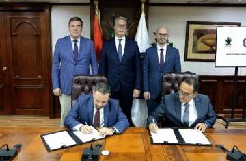 توقيع الاتفاقيات