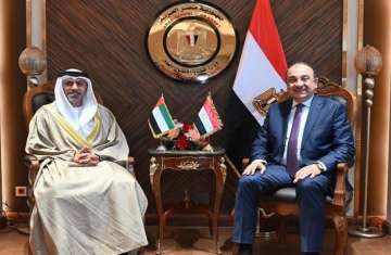 وزير قطاع الأعمال المصري والسفير الإماراتي
