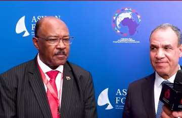 وزير الخارجية المصري ونظيره السوداني