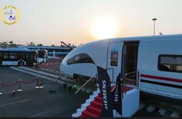 أول قطار كهربائي سريع 