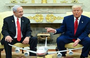 الرئيس الأمريكي دونالد ترامب و رئيس وزراء الاحتلال الإسرائيلي بنيامين نتنياهو