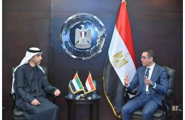 وزير التجارة الخارجية المصرية ونظيره الإماراتي