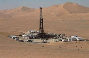 كشف بترولي بالصحراء الغربية