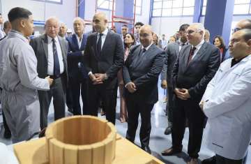 وزير التعليم ونجيب ساويرس