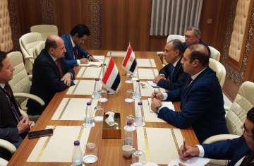 لقاء وزير الخارجية ونظيره اليمني