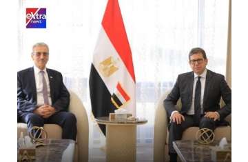 ؤئيس المخابرات العامة المصرية وعلي شعث