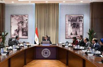 رئيس الوزراء المصري خلال الاجتماع