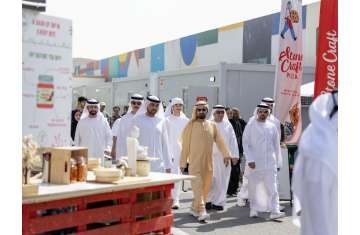 محمد بن راشد يزور مهرجان القوز للفنون