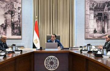 رئيس الوزراء المصري خلال الاجتماع