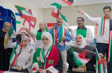 أصحاب الهمم الإماراتيون يقدمون 