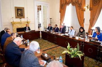 وزير الخارجية يلتقي أعضاء اللجنة الوطنية لآلية مراجعة النظراء الأفريقية