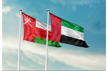 الإمارات وعمان