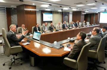 اجتماع وزير البترول