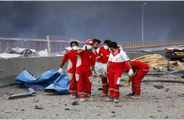 الهلال الأحمر الإيراني ينتشل ضحايا قصف سابق