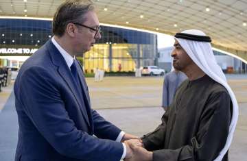 الرئيس الإماراتي ونظيره الصربي