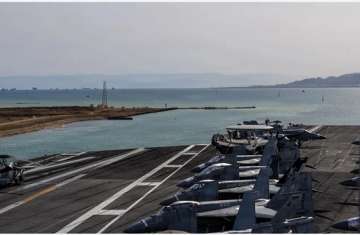 حاملة طائرات أميركية ثالثة