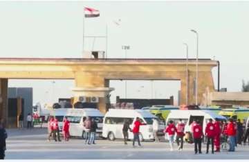 فلسطينيون عائدون إلى قطاع غزة