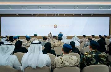 عبدالله بن زايد يشيد بكلية الدفاع الوطني في حماية مصالح الدولة وصون مكتسباتها