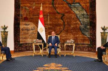 السيسي يستقبل نبيل فهمي