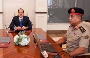 السيسي ووزير الدفاع - أرشيفية