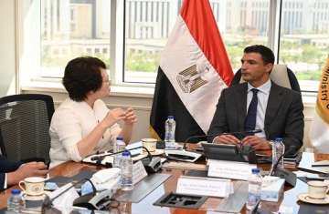 وزير الصناعة المصري ورئيسة الشركة الصينية