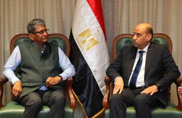 حسن الرداد والسفير الهندي