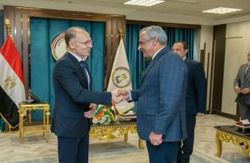 الوزير المصري والسفير البلغاري