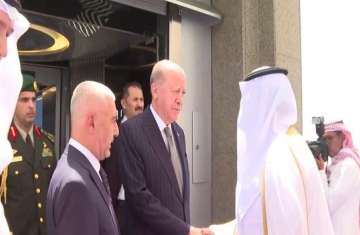 أردوغان يصل إلى جدة