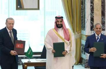 رئيس باكستان وولي عهد السعودية ورئيس تركيا