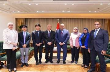 وزير العمل والوفد الياباني