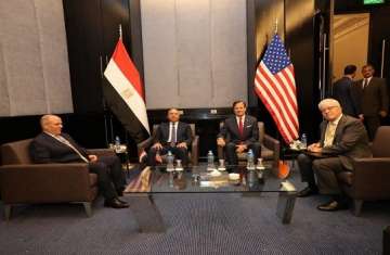 المسؤول الأمريكي ووزير النقل المصري
