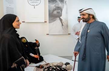 الشيخ محمد بن راشد يطلع على مشروع الخزام
