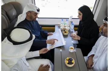 رئيس الدولة يستقل قطار الاتحاد