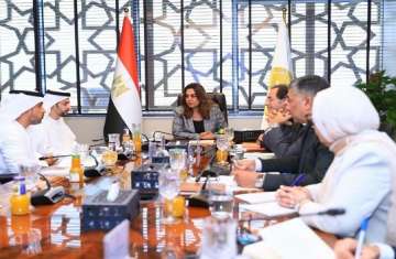 لقاء وزيرة البيئة مع الوفد الإماراتي