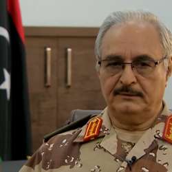 القائد العام للقوات المسلّحة الليبية خليفة حفتر